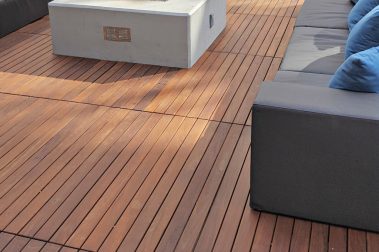 Teak refinshing service